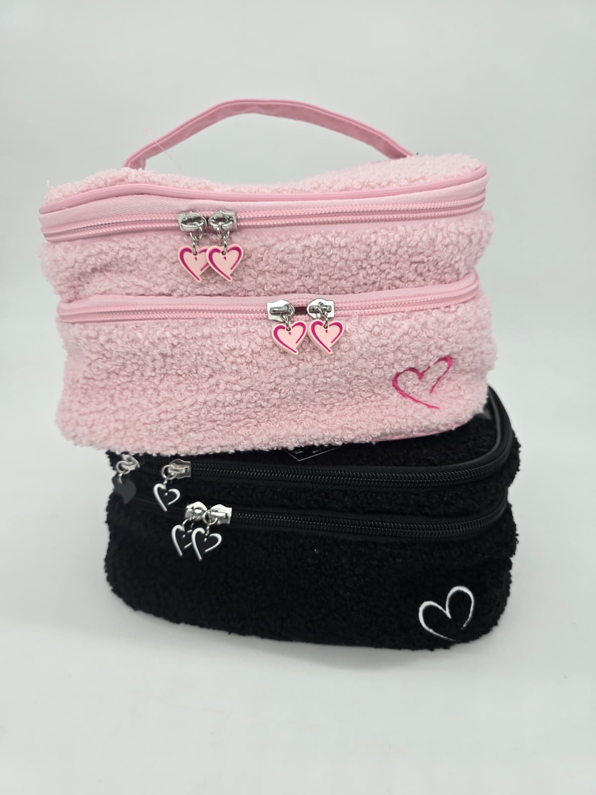 BEAUTY CREATIONS- FLEECE- COSMETIC BAGS- 1PC