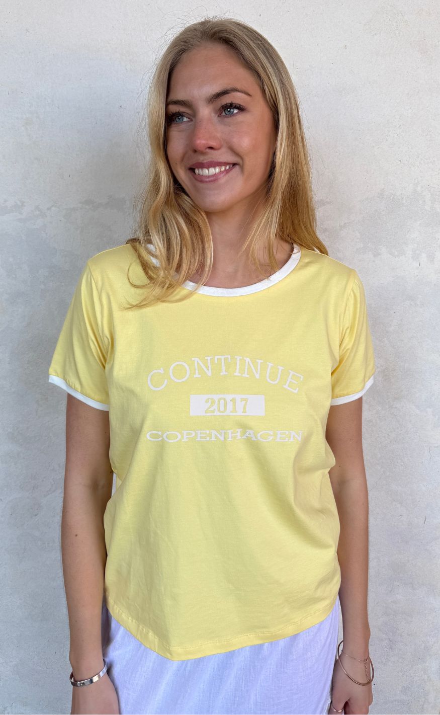 Continue T-shirt - Dea - Yellow