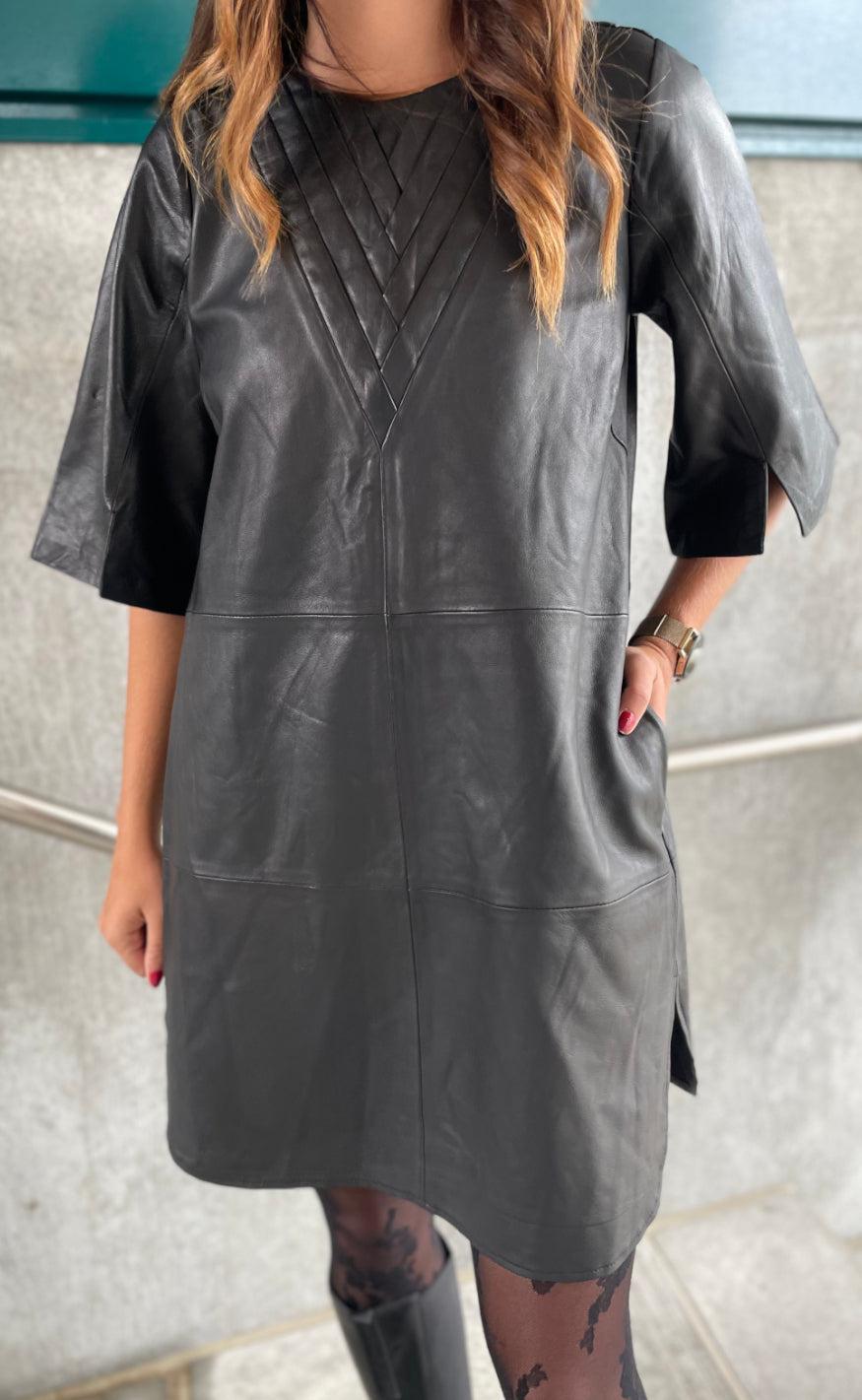 Gossia Kjole - Tea - Black
