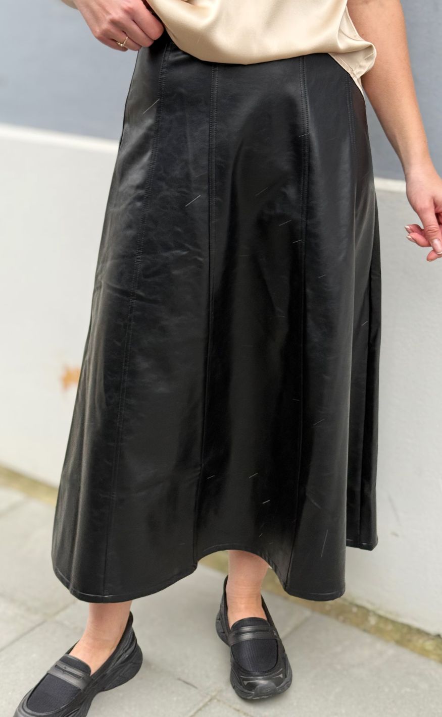 Neo Noir Nederdel - Raya Faux - Black