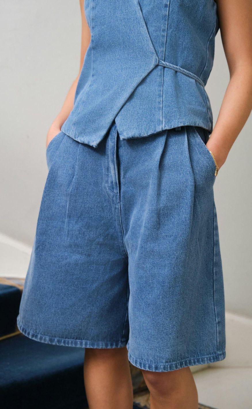 Neo Noir Shorts - Rosel - Blue