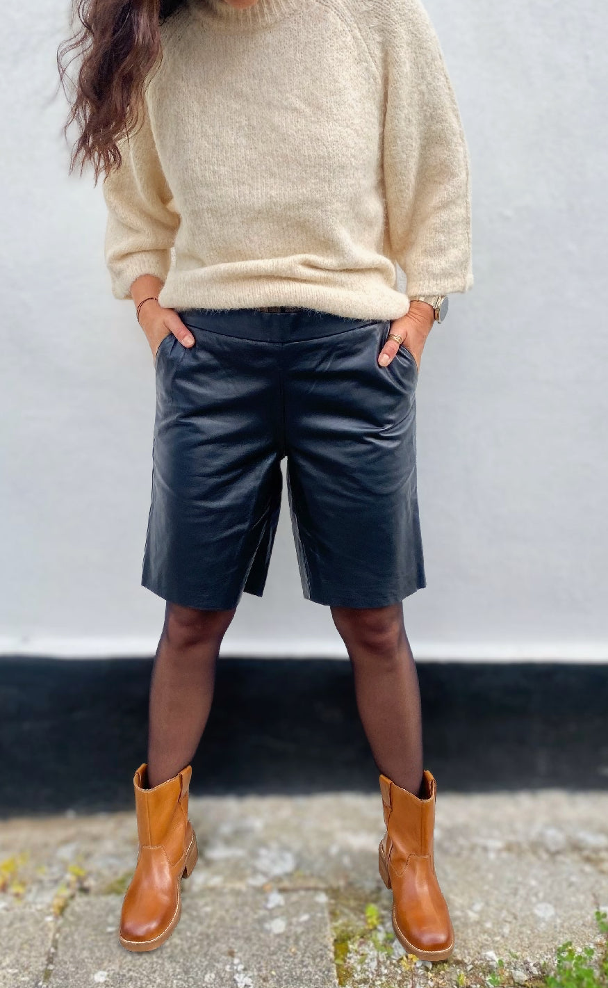 Notyz Shorts - Hamilton - Black Leather