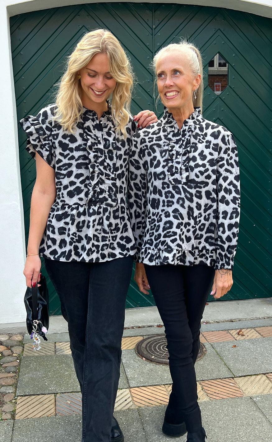 Say INA Copenhagen Top - Freya - Grey Leopard