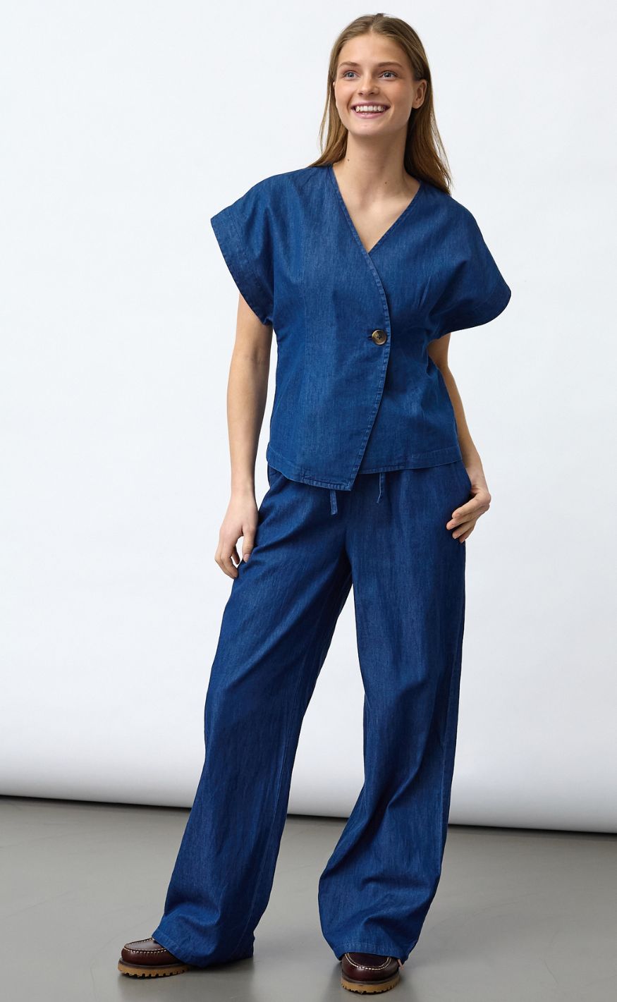 Sisters Point Vest - EVELA-VE3 - D. Blue Denim